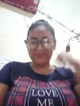 Snapshot of acuarela chatting on 02.18.25 acuarela online show from 02.18.25