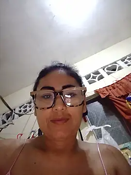 Snapshot of acuarela chatting on 09.19.25 acuarela online show from 09.19.25