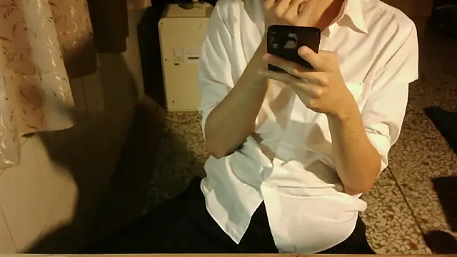Snapshot of KYU890428 chatting on 05.15.26 KYU890428 online show from 05.15.26