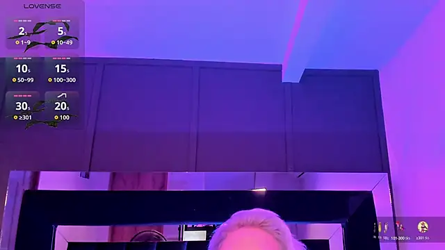 Snapshot of jinxv_nuss chatting on 11.13.25 jinxv nuss online show from 11.13.25