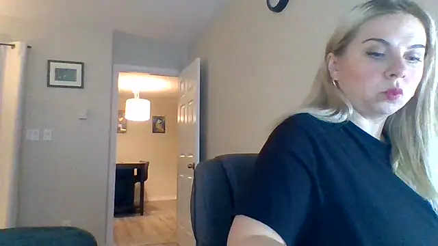 HappyIva online show from 10.18.25