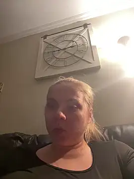 HappyIva online show from 11.24.25