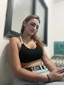 Snapshot of Samantha_bigboobs chatting on 03.18.25 Samantha bigboobs online show from 03.18.25