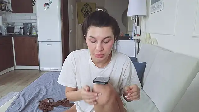 Snapshot of KristineEsme chatting on 02.13.26 KristineEsme online show from 02.13.26