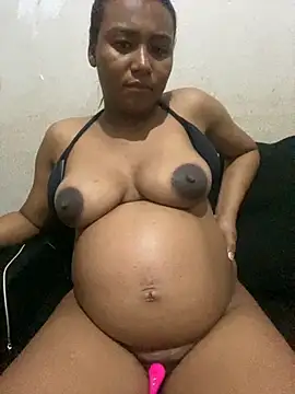 Snapshot of Mariaapimentinha chatting on 10.17.25 Mariaapimentinha online show from 10.17.25