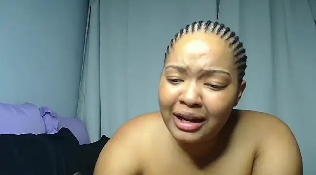 Snapshot of sexytinashe21 chatting on 01.04.25 sexytinashe21 online show from 01.04.25