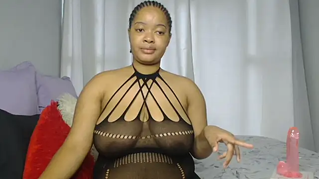 Snapshot of sexytinashe21 chatting on 01.13.25 sexytinashe21 online show from 01.13.25