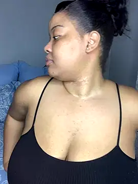Snapshot of sexytinashe21 chatting on 09.27.25 sexytinashe21 online show from 09.27.25
