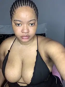 Snapshot of sexytinashe21 chatting on 10.15.25 sexytinashe21 online show from 10.15.25