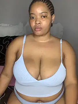 Snapshot of sexytinashe21 chatting on 10.17.25 sexytinashe21 online show from 10.17.25