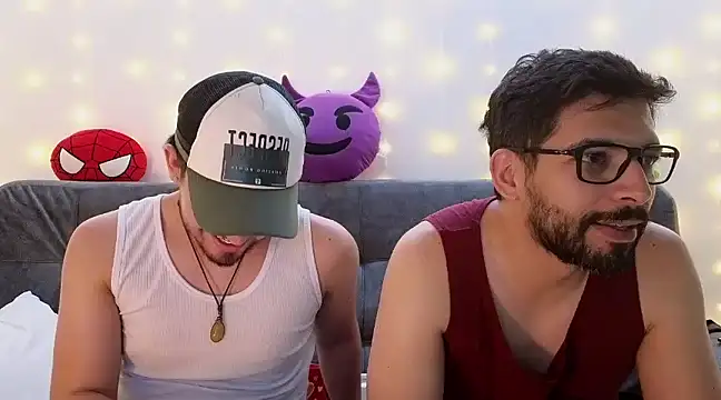 Snapshot of ErickBrant chatting on 02.05.25 ErickBrant online show from 02.05.25