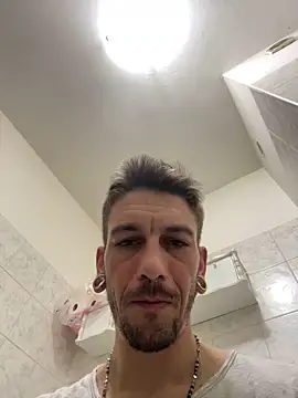 Snapshot of Cescotek89 chatting on 01.14.25 Cescotek89 online show from 01.14.25