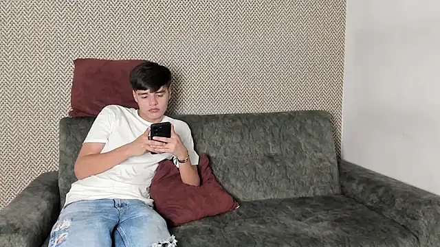 Snapshot of jhoseth_sexxx18 chatting on 02.04.25 jhoseth sexxx18 online show from 02.04.25