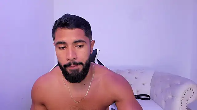 Santiago huntt online show from 12.03.25