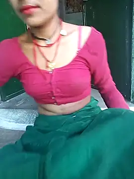 Snapshot of Amaya_Bajwa chatting on 03.17.25 Amaya Bajwa online show from 03.17.25