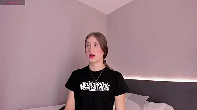 sara  jones gh online show from 10.14.25