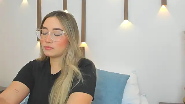 antonella cutie  online show from 03.15.25