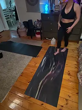 kittiekatieyogi online show from 02.17.25