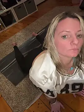 kittiekatieyogi online show from 02.20.25