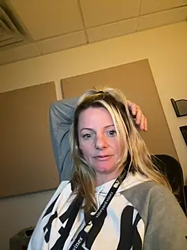 kittiekatieyogi online show from 02.27.25