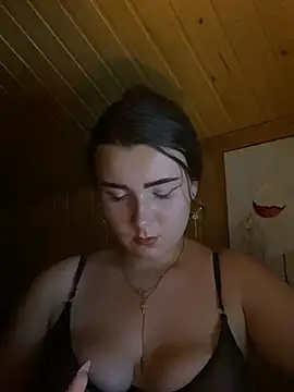 Snapshot of mewKate chatting on 07.03.26 mewKate online show from 07.03.26