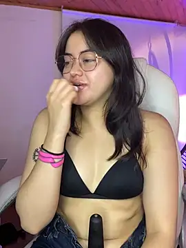 Snapshot of Camila_pinkk chatting on 05.29.26 Camila pinkk online show from 05.29.26