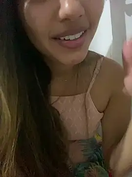 Snapshot of LuizaDiaz chatting on 02.20.25 LuizaDiaz online show from 02.20.25
