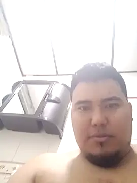 Snapshot of parejanuevahoff chatting on 11.14.25 parejanuevahoff online show from 11.14.25