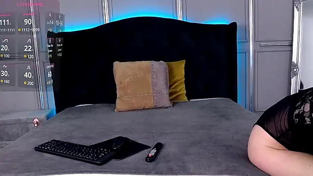 AshlineKatte online show from 02.17.25