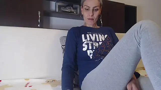 AshlineKatte online show from 09.26.25