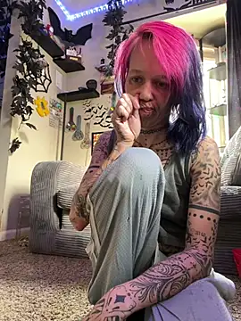 Snapshot of trashbrat chatting on 05.18.26 trashbrat online show from 05.18.26