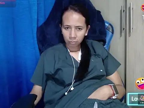 Snapshot of Danielagomez33 chatting on 01.18.26 Danielagomez33 online show from 01.18.26