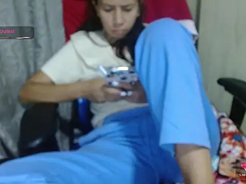 Danielagomez33 online show from 08.04.26