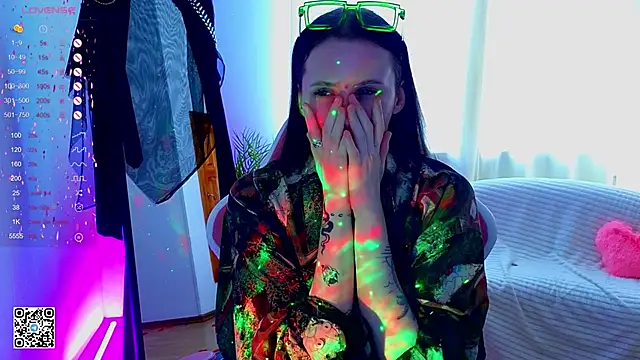 mon lola online show from 02.28.25