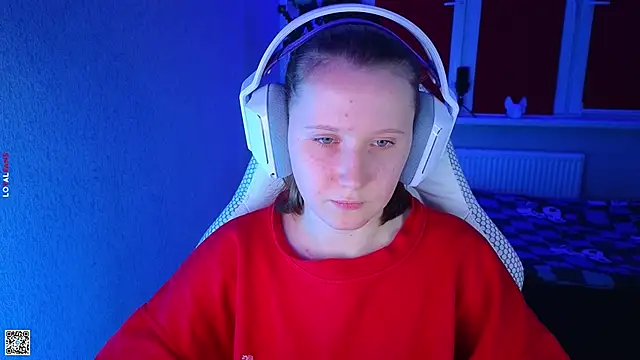 mon lola online show from 10.14.25