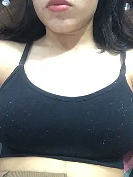 Snapshot of Tanvi_roy98 chatting on 02.24.25 Tanvi roy98 online show from 02.24.25