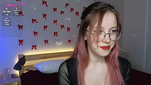 Snapshot of MaryBliss chatting on 03.11.25 MaryBliss online show from 03.11.25