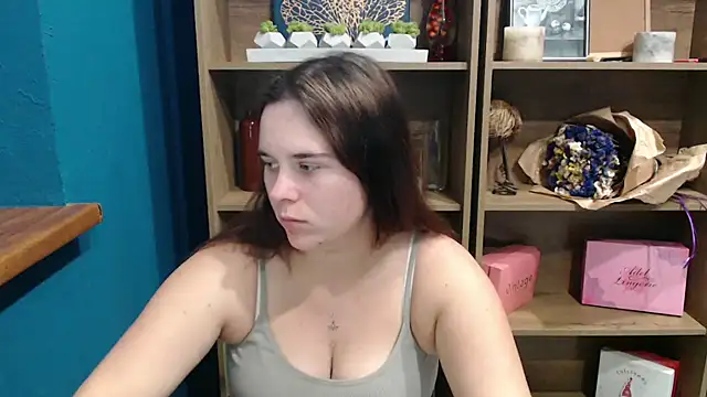 mini girly online show from 10.05.25
