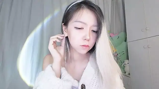 Snapshot of Ciri-CC chatting on 03.04.25 Ciri-CC online show from 03.04.25