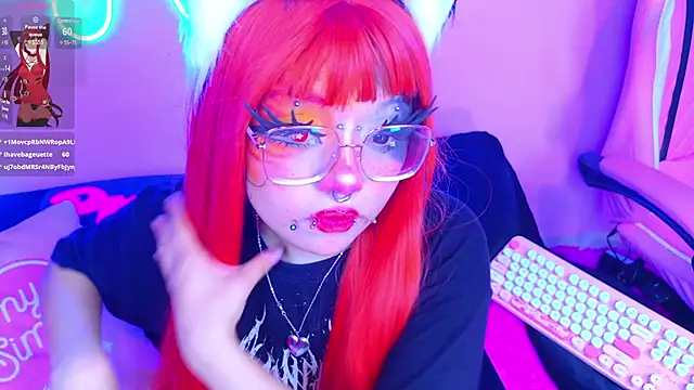 Snapshot of LaytonBox chatting on 03.15.25 LaytonBox online show from 03.15.25