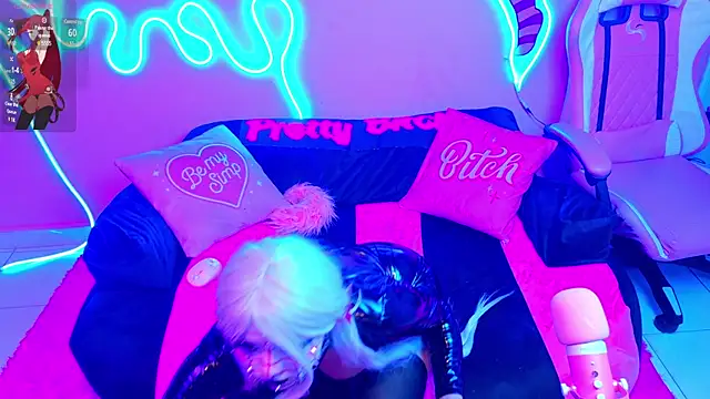 Snapshot of LaytonBox chatting on 03.16.25 LaytonBox online show from 03.16.25