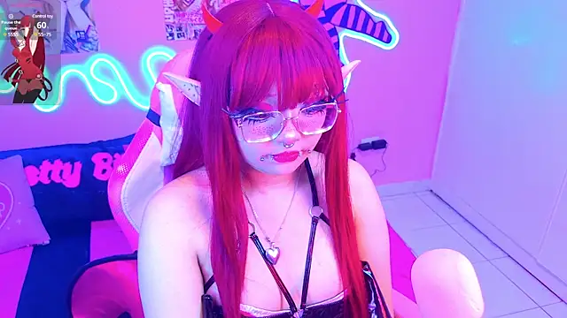 Snapshot of LaytonBox chatting on 03.17.25 LaytonBox online show from 03.17.25