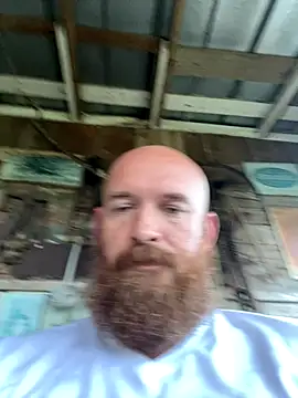 Snapshot of 32XRedBeard chatting on 11.09.25 32XRedBeard online show from 11.09.25