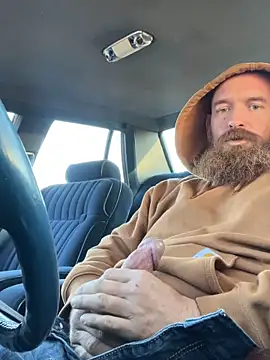 Snapshot of 32XRedBeard chatting on 02.01.26 32XRedBeard online show from 02.01.26