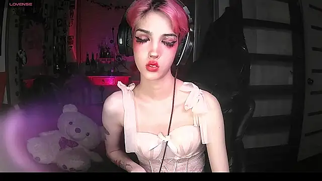 Snapshot of Ink__pleasure chatting on 10.04.25 Ink  pleasure online show from 10.04.25