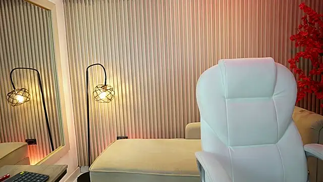 Emma Walkerr  online show from 09.10.25