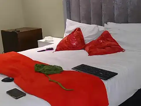 JuicySips online show from 01.11.25