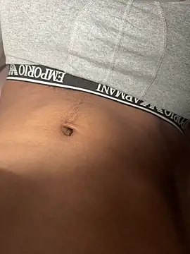 Snapshot of mdnn77 chatting on 02.20.25 mdnn77 online show from 02.20.25