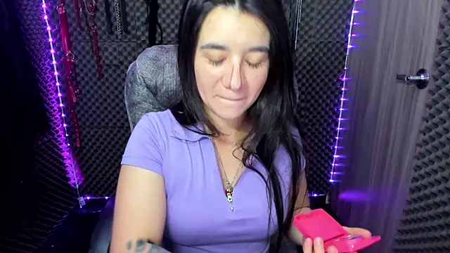 Snapshot of lilihot_ chatting on 02.25.25 lilihot  online show from 02.25.25