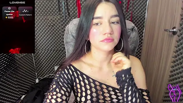 Snapshot of lilihot_ chatting on 10.25.25 lilihot  online show from 10.25.25